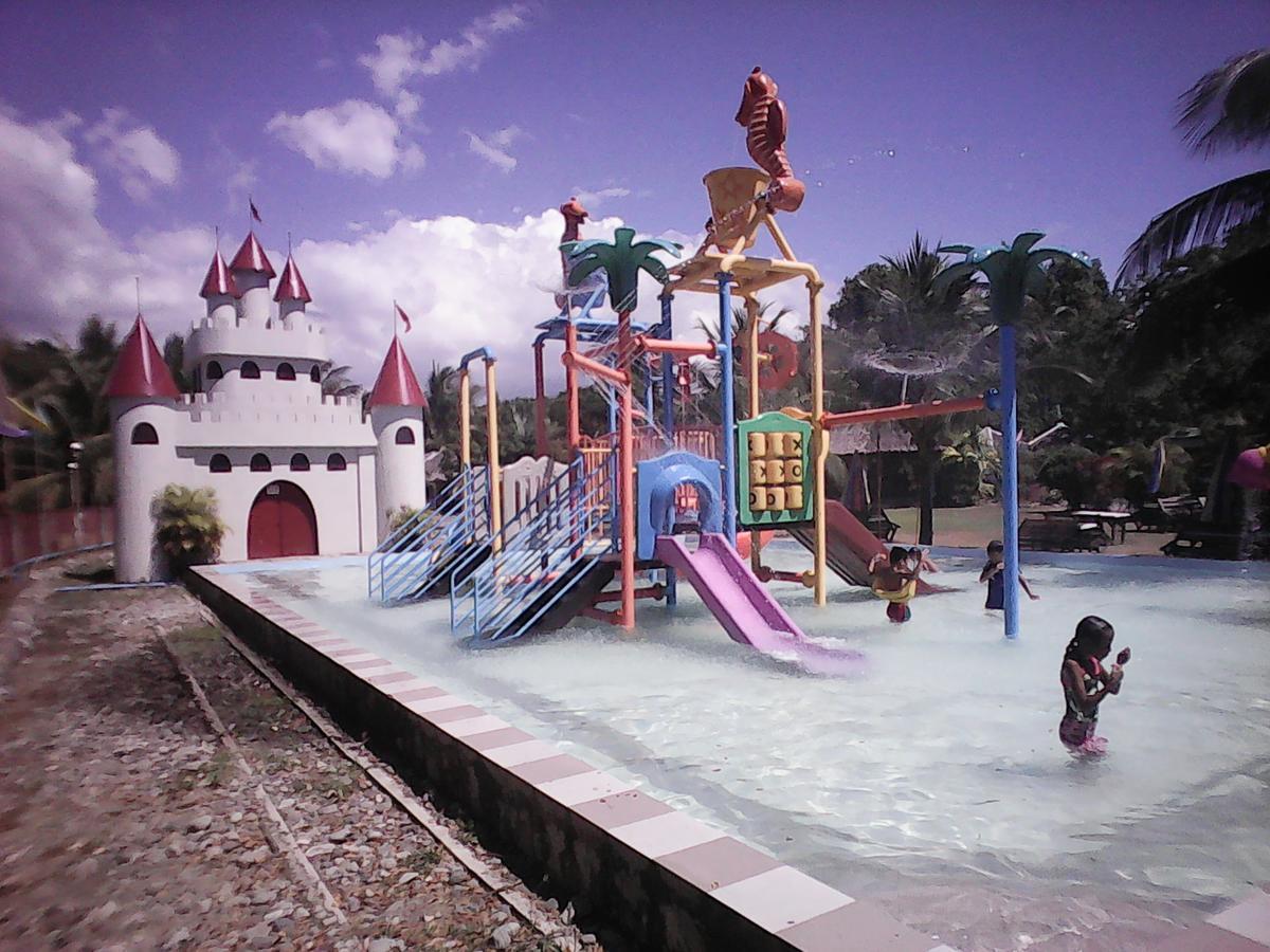 Gazebo Pools And Restaurant Hotel Cabadbaran Bagian luar foto